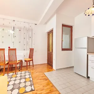 https://apartman-petelin.in-istria.net