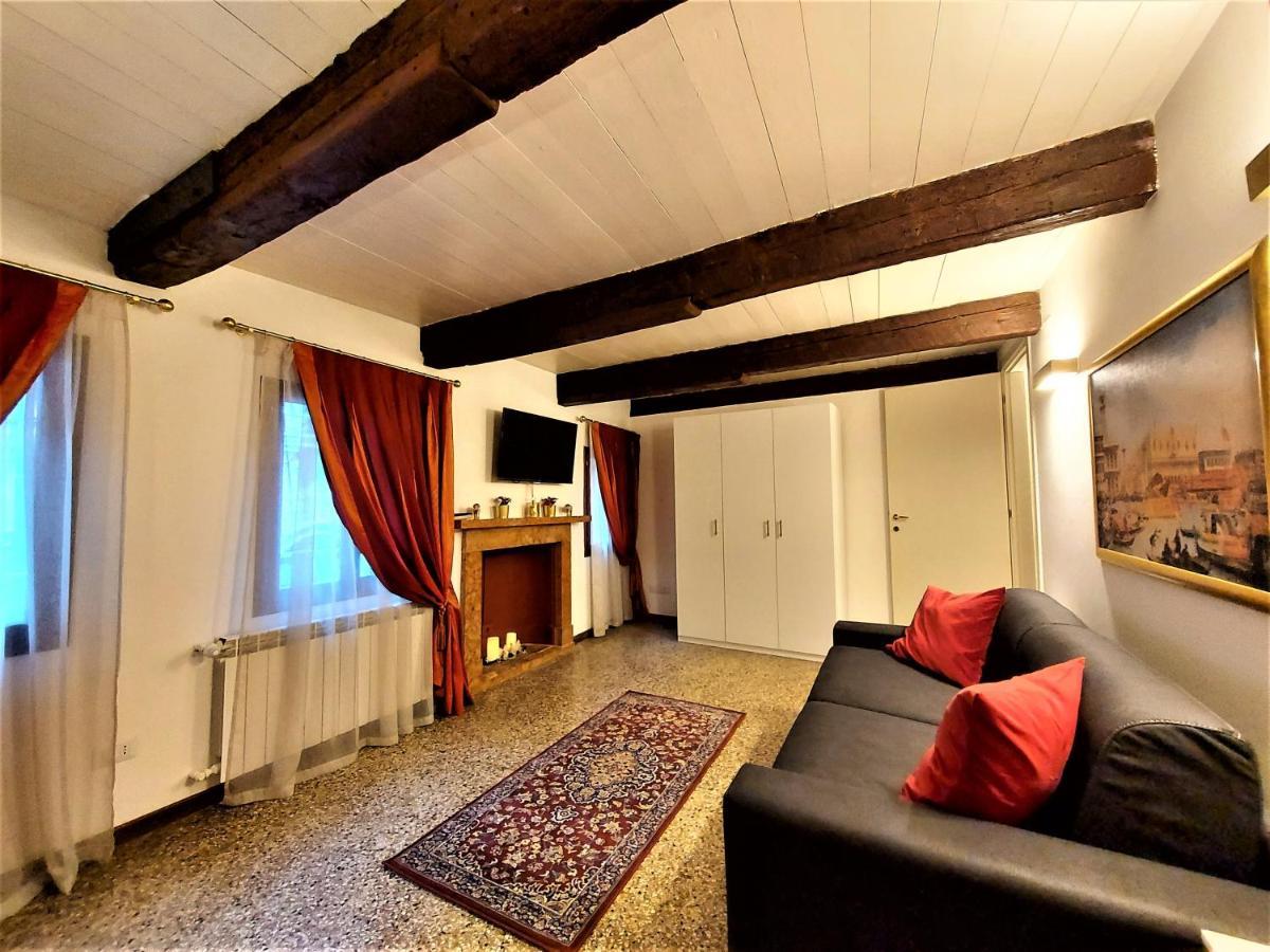 Palazzo Del Sale, Rialto Apartment Venice, Italy